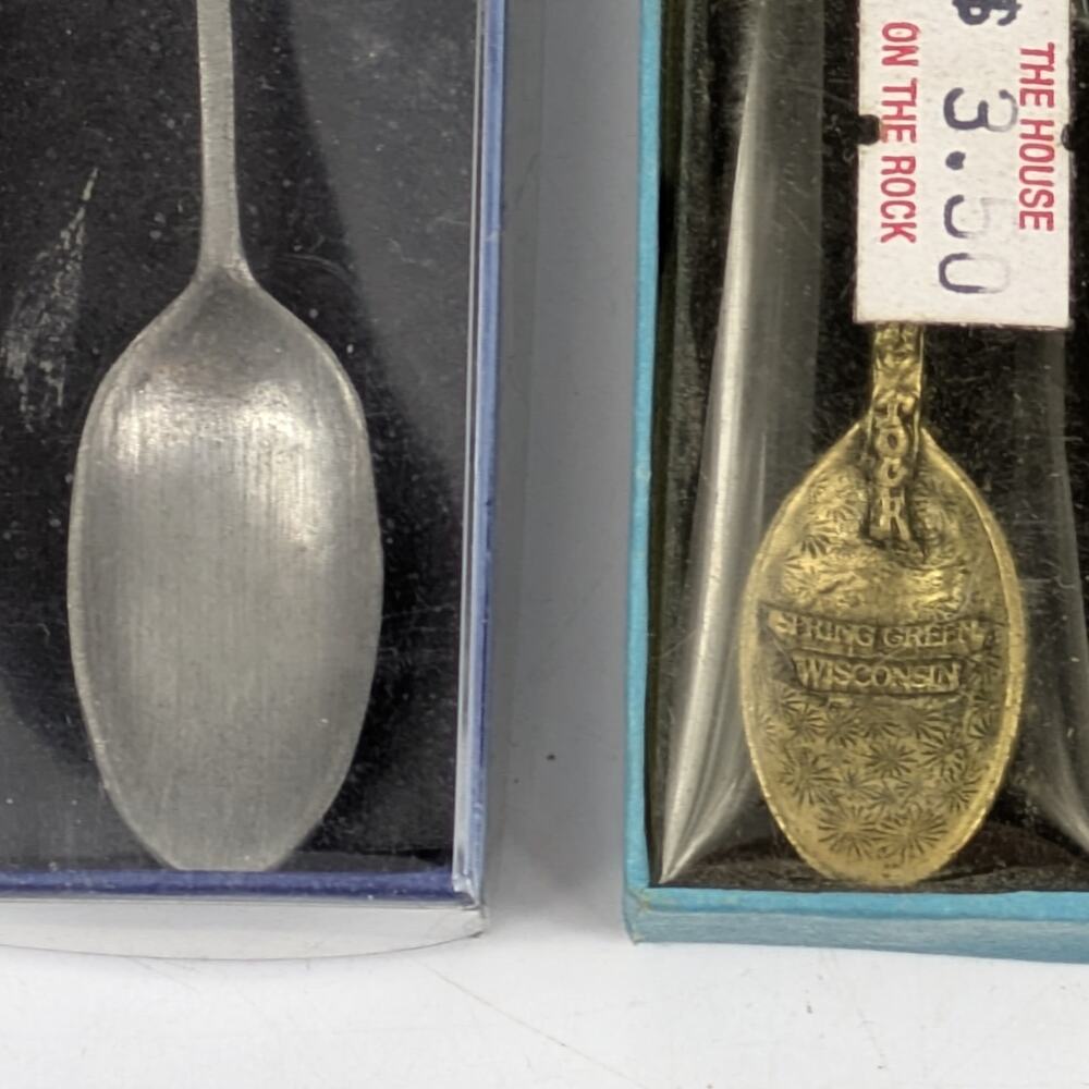 Vintage Souvenir Spoon Lot Indiana Illinois Wisconsin Massachusetts Enamel Decor - Picture 4 of 11